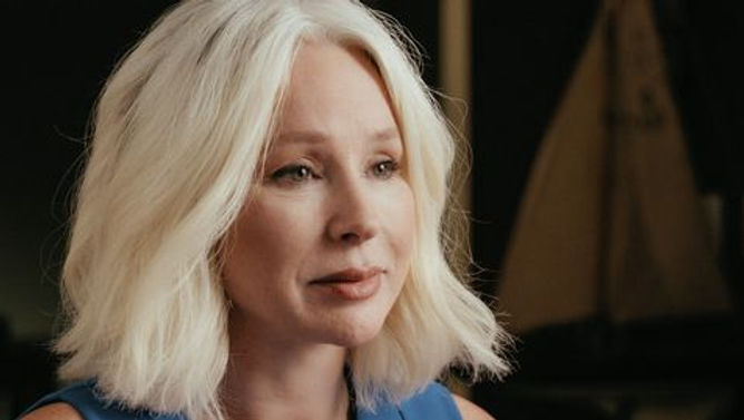 Ted Bundy - Falling for a Killer  - Moll